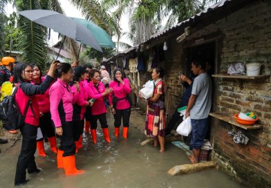 Bhayangkari Sumut Bantu Masyarakat Terdampak Banjir di Tebing Tinggi