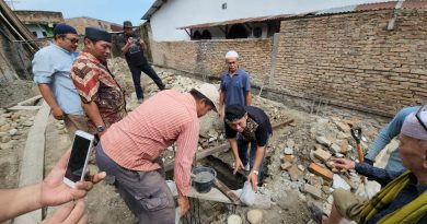 Medan, Para pengurus Badan Kenaziran Masjid  Al- Qomar, Jalan Saudara no 40, kelurahan Beringin, kecamatan Medan Johor, Medan,