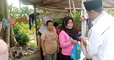 Sang Pejuang Dhuafa dan KSJ Sentuh Masyarakat Dhuafa Pinggiran Sungai Deli .