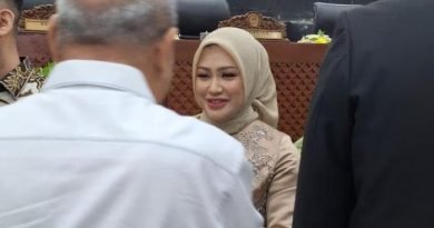 Erni Ariyanti SH M.Kn, Anggota DPRD Provinsi Sumatera Utara (Sumut) dari Partai Golkar Dilantik menjadi Ketua DPRD, Jumat 31 Januari 2025