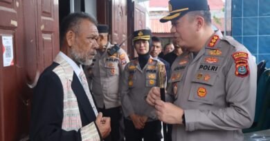 Kapolresta Deli Serdang Tinjau Langsung Pengamanan dan pelaksanaan Ibadah Jumat Agung Hari Wafatnya Yesus Kristus di Gereja Wilkum Polresta Deli Serdang