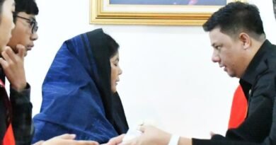 Bupati Samosir Sampaikan Belasungkawa dan Penghormatan Terakhir atas Meninggalnya Kapusdatin Kemendagri