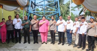 Sambut HUT Bhayangkara, Polresta Deli Serdang Salurkan Air Bersih dan Bagikan Sembako Pada Warga
