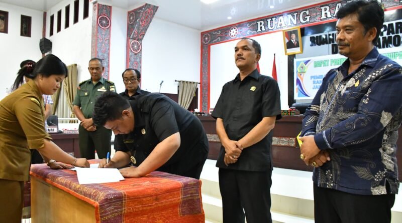 DPRD dan Pemkab Samosir Sepakati Ranperda RPJMD Samosir 2025 – 2029