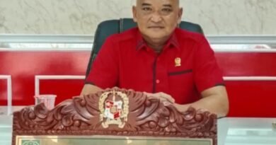 Edwin Sugesti Nasution Sarankan Pemko Medan Buat Area Titik Posko PengungsianLambok Manurung December | Medan, NoktahsumutcomPasca banjir yang menerjang Kota Medan pada tanggal 27 November 2025, pihak Pemerintah Kota ( Pemko ) Medan dapat membuatarah disetiap Kelurahan untuk menuju titik posko pengungsian.