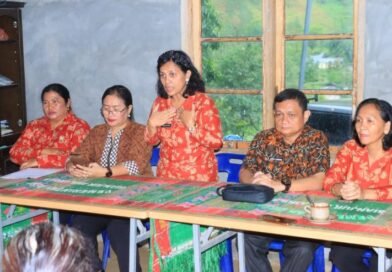 Pemkab Samosir Rayakan HUT Darma Wanita Persatuan ke-26, DWP dengan Berbagi Bansos