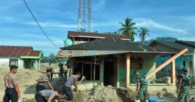 Dari Rumah Warga hingga Masjid, Sinergi Brimob Sumut Bergerak Bantu Korban Bencana