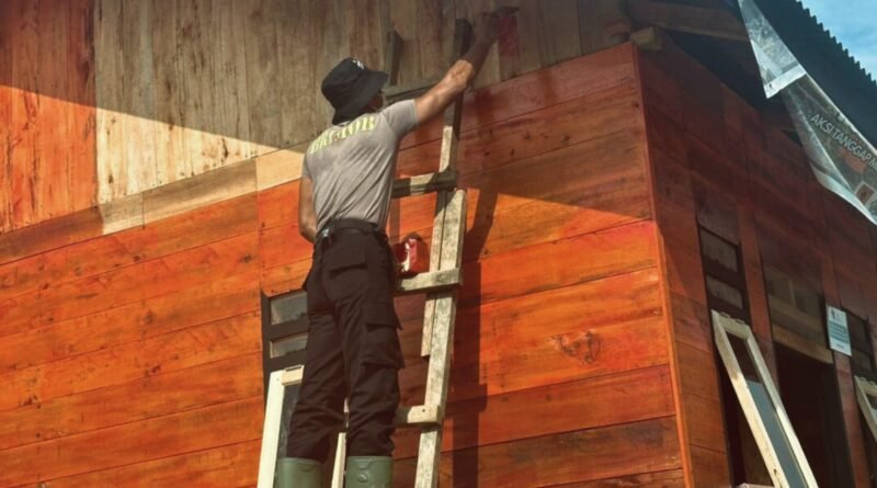 Brimob Sumut Hadir Sampai Tuntas, Huntara Dicat dan Saluran Air Warga Dibenahi