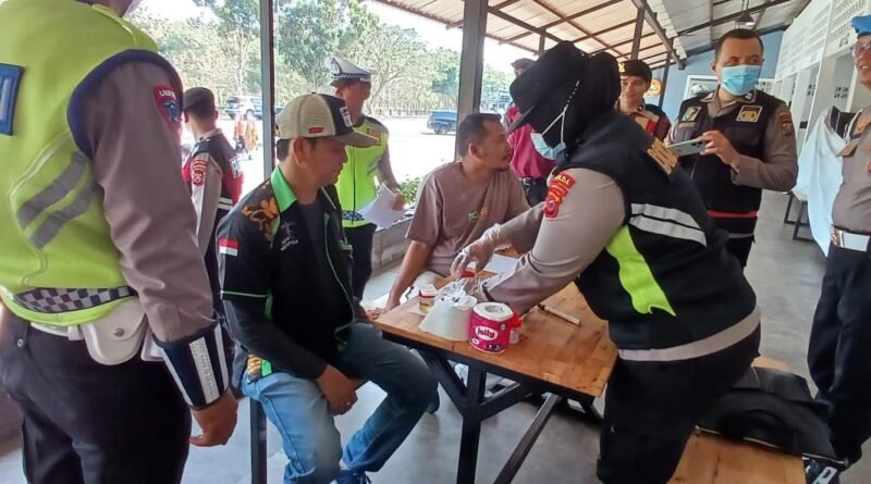 Hari ke-6 Operasi Keselamatan Toba 2026: Polda Sumut Intensifkan Ramp Check Truk dan Travel, Sopir Jalani Tes Urin