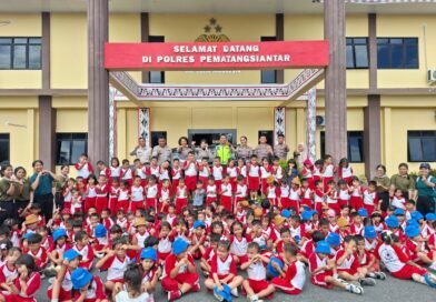 “Belajar Tertib Berlalu Lintas, 180 Anak TK Antusias Ikuti Edukasi Sat Lantas Polres Pematangsiantar”