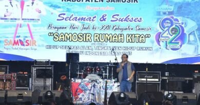 Wabup Samosir, Hadiri Malam. Hiburan Rakyat di Hari Jadi ke-22 Kabupaten