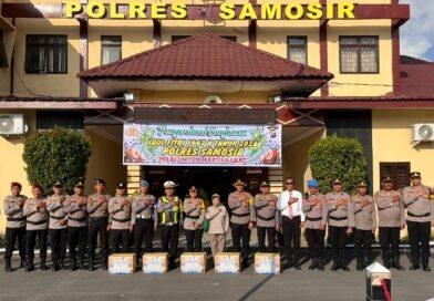 Polres Samosir Gelar Apel Penyerahan Bingkisan Lebaran di saat Operasi Ketupat