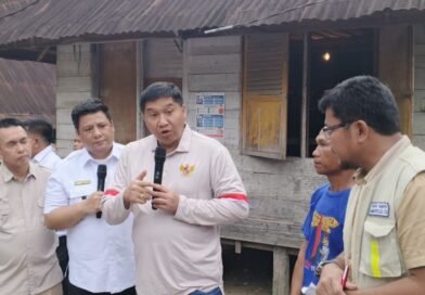 Bupati Samosir Dampingi Menteri PKP Tinjau Permukiman Warga Tomok