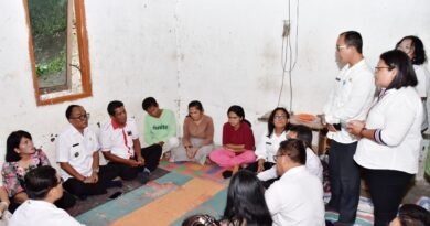 Wabup Samosir, Sambingi Rumah Duka untuk Beri Penghiburan