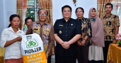Bupati Samosir Salurkan Bibit Jagung, Jangan Dijual