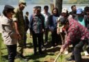 Bupati Samosir Bersama Yayasan Pusuk Buhit Tebar Bibit Ikan dan Tanam Pohon