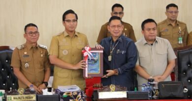 Wakil Ketua DPRD Medan Zulkarnain dan Wakil Wali Kota Medan Ikuti Rapat Paripurna Bahas PAD dan Hasil