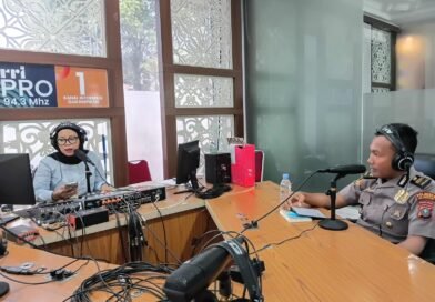 49 Pelajar Diamankan hingga Sajam Disita, Kapolsek Biru – Biru Beberkan Cara Tekan Geng Motor dan TawuranPosted NoktahsumutcMansyahputra NSTMei 14, 202649 Pelajar Diamankan hingga Sajam Disita, Kapolsek Biru – Biru Beberkan Cara Tekan Geng Motor dan TawuranBeritarepublikviral.com Medan – Polsek Biru-Biru terus menggencarkan upaya menekan aksi kriminaliomtas jalanan dan kenakalan remaja di wilayah hukumnya. Mulai dari tindak pidana 3C (curat, curas dan curanmor), balap liar, geng motor hingga tawuran menjadi fokus penanganan aparat kepolisian.