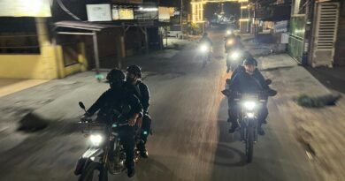 Patroli Dini Hari, Brimob Polda Sumut Antisipasi Guantibmas dan Sambangi Warga Secara Humanis di Medan