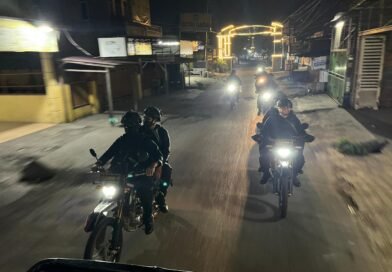 Patroli Dini Hari, Brimob Polda Sumut Antisipasi Guantibmas dan Sambangi Warga Secara Humanis di Medan
