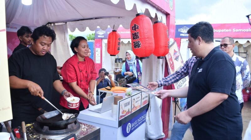 Bupati Vandiko Tinjau UMKM TOTK, Pastikan Pelayanan Prima