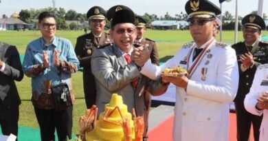 Keterangan Gambar : Ketua DPRD Kota Medan, Drs. Wong Chun Sen, M.Pd.B., turut menghadiri dan menyemarakkan Upacara Peringatan Hari Ulang Tahun (HUT) ke-436 Kota Medan Tahun 2026. Puncak peringatan hari jadi ibu kota Provinsi Sumatera Utara ini dilangsungkan di Lapangan Bola Batalyon Parako 463 Pasgat pada Rabu (01/07/2026).Organisasi Multilateral