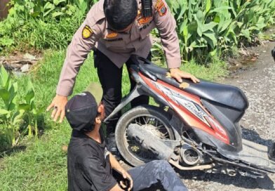 Saat Patroli Kanit Samapta Polsek Sunggal Bantu Korban Laka Tunggal