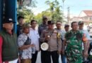 Bhabinkamtibmas Polsek Medan Sunggal Sambangi Warga Kelurahan Sunggal, Ingatkan Pemasangan Bendera Merah Putih Jelang HUT Kemerdekaan RI‎‎Medan, 5 Agustus 2026 — Dalam rangka menyambut Hari Ulang Tahun Kemerdekaan Republik Indonesia yang ke-81, Bhabinkamtibmas Kelurahan Sunggal, Aiptu Muliyadi Suraukur, melaksanakan kegiatan sambang Door to Door System (DDS) kepada warga di wilayah Kelurahan Sunggal, Kecamatan Medan Sunggal, pada Rabu (05/08/2026).‎‎Kegiatan tersebut berlangsung sejak pukul 09.00 WIB hingga selesai, menyasar rumah-rumah warga di beberapa lingkungan yang ada di kelurahan tersebut.‎Sambang Langsung ke Rumah Warga‎Dalam kegiatan ini, Aiptu Muliyadi Suraukur mendatangi warga secara langsung dari rumah ke rumah untuk menjalin silaturahmi sekaligus menyampaikan pesan-pesan kamtibmas. Kehadiran petugas disambut baik oleh warga, yang sebagian besar tengah bersiap menyambut momentum HUT Kemerdekaan RI dengan berbagai persiapan di lingkungan masing-masing.‎Dalam dialog yang berlangsung akrab, Bhabinkamtibmas menyapa warga, menanyakan kondisi keamanan dan kenyamanan lingkungan tempat tinggal, serta membuka ruang komunikasi dua arah agar warga dapat menyampaikan keluhan maupun informasi terkait situasi kamtibmas di sekitar mereka.‎‎‎Salah satu poin utama yang disampaikan dalam kegiatan sambang ini adalah imbauan kepada warga untuk memasang bendera Merah Putih secara penuh, bukan setengah tiang, sebagai bentuk penghormatan dan rasa cinta tanah air menjelang perayaan HUT Kemerdekaan RI. Petugas mengingatkan bahwa pemasangan bendera dengan benar merupakan salah satu wujud nyata partisipasi masyarakat dalam memperingati hari bersejarah bangsa Indonesia.‎‎”Kami mengimbau kepada seluruh warga agar mulai mempersiapkan dan memasang bendera Merah Putih di depan rumah masing-masing secara penuh. Ini adalah bentuk penghormatan kita bersama terhadap perjuangan para pahlawan yang telah merebut kemerdekaan,” ujar Aiptu Muliyadi Suraukur saat berdialog dengan warga.‎‎Ia juga menambahkan agar warga memperhatikan kondisi bendera yang akan dikibarkan, memastikan bendera dalam keadaan bersih, tidak sobek, dan layak untuk dikibarkan sebagai simbol kehormatan negara.‎‎‎Selain menyampaikan imbauan terkait bendera, kegiatan sambang DDS ini juga dimanfaatkan sebagai sarana deteksi dini (early warning) guna mengantisipasi potensi gangguan keamanan dan ketertiban masyarakat (Kamtibmas) di lingkungan tempat tinggal warga. Melalui interaksi langsung tersebut, Bhabinkamtibmas dapat menghimpun informasi awal terkait situasi sosial, potensi kerawanan, maupun hal-hal yang dapat mengganggu kondusivitas wilayah, khususnya menjelang perayaan HUT Kemerdekaan RI yang biasanya diwarnai dengan berbagai kegiatan dan keramaian warga.‎‎Dengan adanya deteksi dini ini, diharapkan potensi gangguan keamanan dapat diantisipasi sejak awal sehingga situasi di Kelurahan Sunggal tetap terjaga aman, tertib, dan kondusif hingga puncak perayaan HUT Kemerdekaan RI berlangsung.‎‎Wujud Kedekatan Polri dengan Masyarakat‎Kegiatan sambang Door to Door System ini merupakan salah satu bentuk implementasi program Polri Presisi yang mengedepankan kehadiran dan kedekatan personel Kepolisian dengan masyarakat. Melalui kegiatan semacam ini, Bhabinkamtibmas tidak hanya berperan sebagai penyampai informasi dan imbauan, tetapi juga sebagai mitra masyarakat dalam menjaga keamanan lingkungan secara bersama-sama.‎‎Kehadiran Bhabinkamtibmas di tengah-tengah warga diharapkan dapat semakin mempererat hubungan kemitraan antara Polri dan masyarakat, sekaligus membangun kesadaran kolektif warga akan pentingnya menjaga keamanan, ketertiban, dan kekompakan lingkungan, khususnya dalam menyambut momentum bersejarah HUT Kemerdekaan Republik Indonesia.‎Kegiatan sambang ini rencananya akan terus dilaksanakan secara rutin oleh Bhabinkamtibmas di wilayah Kelurahan Sunggal sebagai bagian dari upaya menciptakan situasi Kamtibmas yang aman dan kondusif, sekaligus menumbuhkan semangat nasionalisme warga dalam menyambut Hari Kemerdekaan RI.