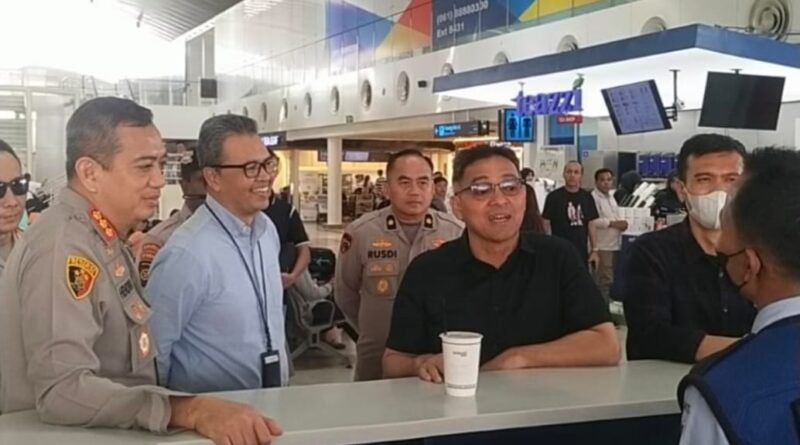Kapolresta Deli Serdang Dampingi Wakapolda Sumut Tinjau Situasi Bandara Kualanamu Terkait Pembatalan Penerbangan