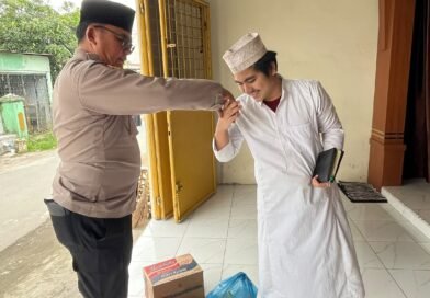 Kanit Samapta Polsek Sunggal, Jum’at Barokah Kunjungi Pondok Pesantren Al – Badar