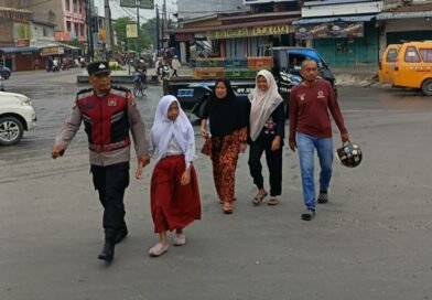 Kawal Aktivitas Pagi Warga, Polsek Sunggal Siagakan Personil Dipersimpangan Kampung Lalang