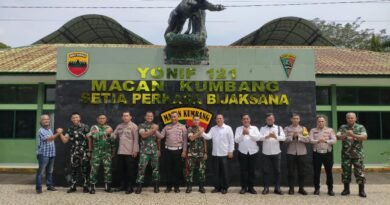 Perkuat Sinergitas TNI-Polri, Polresta Deli Serdang Beri Surprise HUT Ke-81 TNI