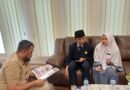 Dipublikasikan Rabu, 14 Oktober 2026 | 12:25 WIBKUNJUNG: Pimpinan DPRD Kota Medan, Hadi Suhendra menerima kunjungan dua orang santri ICBS, Kota Payakumbuh, Sumatera Barat di ruang kerjanya, Selasa