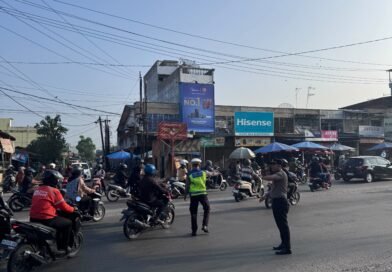Senyum Pengendara dan Kelancaraan Aktivitas Warga, Kapolsek Sunggal Turun Langsung Ke Jalan