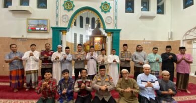 Kapolsek Sunggal Sholat Subuh Keliling Di Masjid Al Ikhlas Jalan Merak Sei Sekambing B
